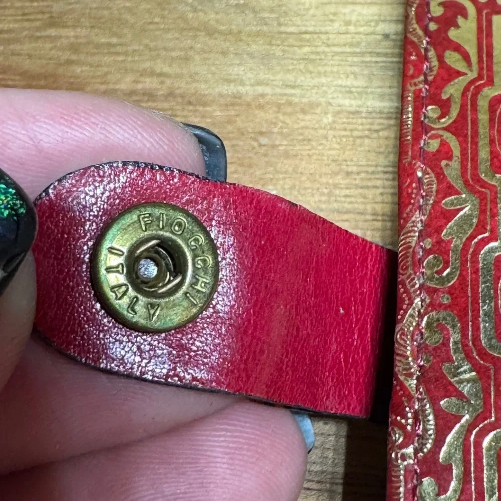 Vintage Italian Red Calf Leather Florentine Gilt Wallet Fiocchi Italy Snap Gold